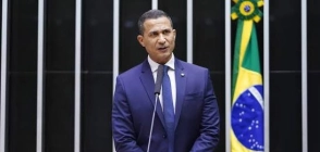 Deputado Coronel Assis critica silêncio do governo federal diante de sobretaxa chinesa sobre a carne brasileira