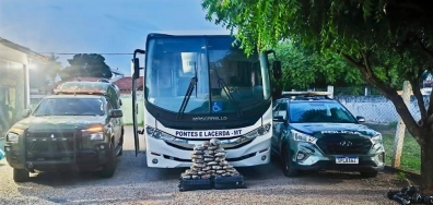 Droga é achada dentro de micro-ônibus de prefeitura na BR-070