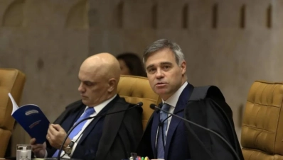 Mendonça cita Moraes nove vezes em decisão para afastar diretor da PF