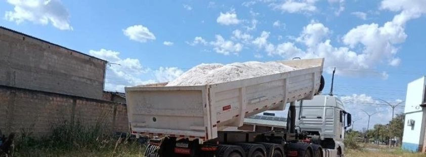 Prefeitura de Peixoto garante 1.752 toneladas de calcário para fortalecer a agricultura familiar e aumentar a produtividade no campo