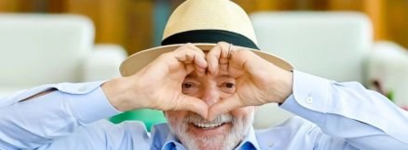 Lula é desaprovado por 62% e rejeitado por 55% dos eleitores