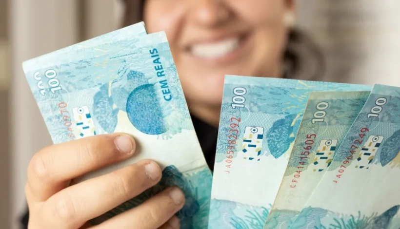 Rendimento médio da população brasileira atinge R$ 3.367 em 2025